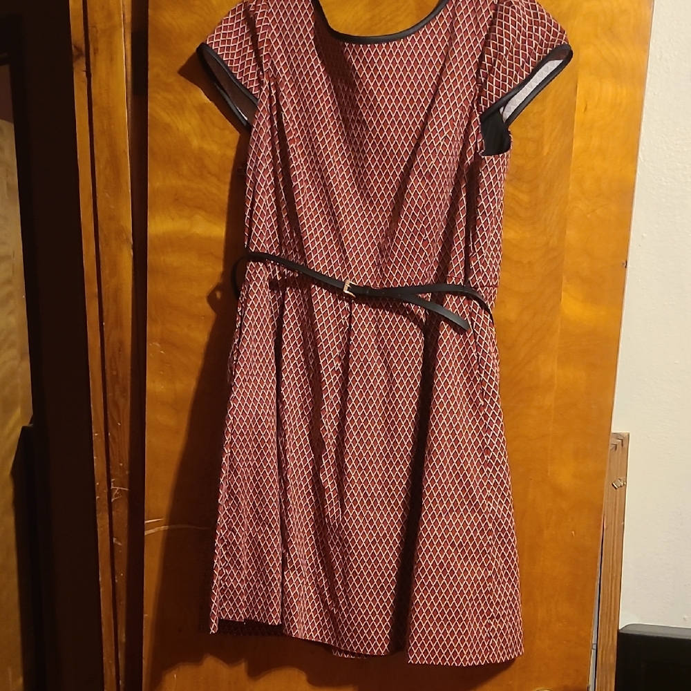 Elegant Red and Black Patterned Dress